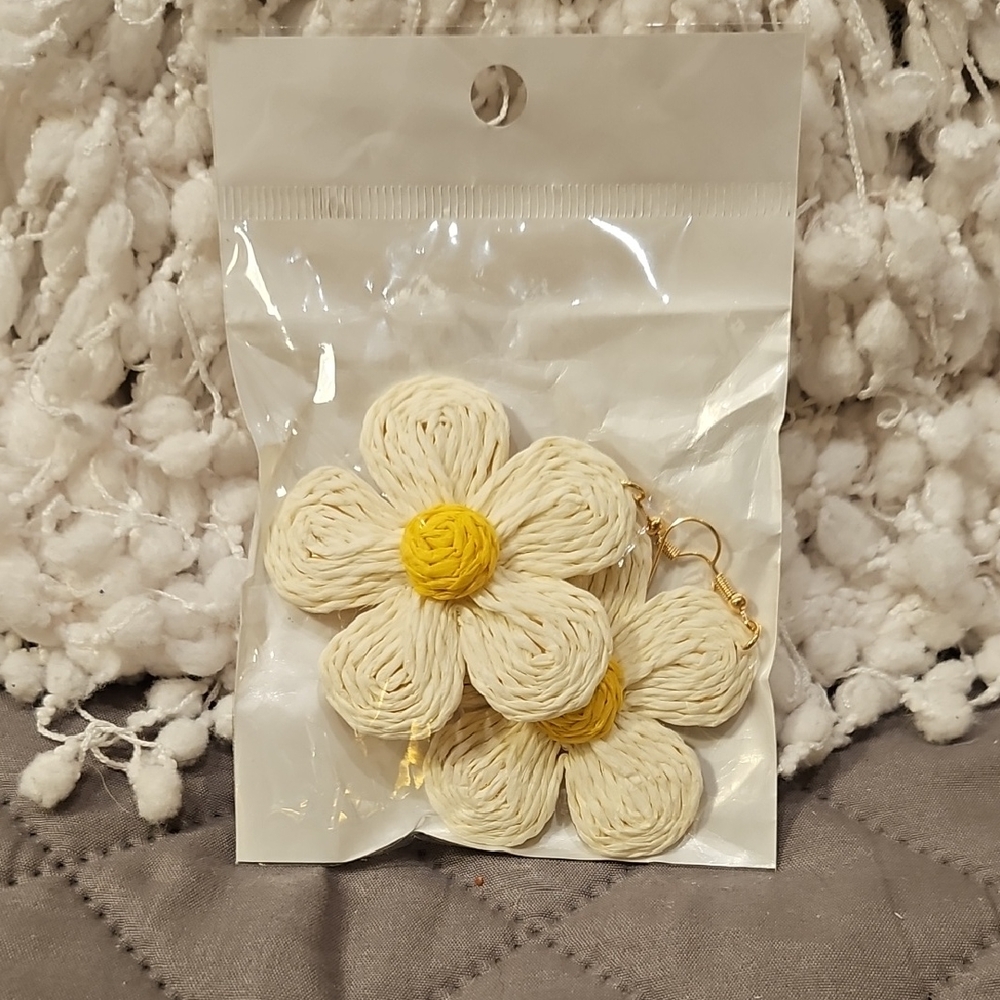 Cute Daisy Cream and Yellow  Flower Pierced Earrings